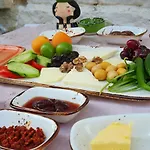 Leyla * Alaçatı