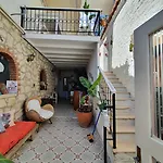 Leyla Hotel *
