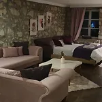 Leyla *