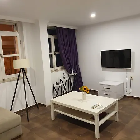 Leyla Hotel *