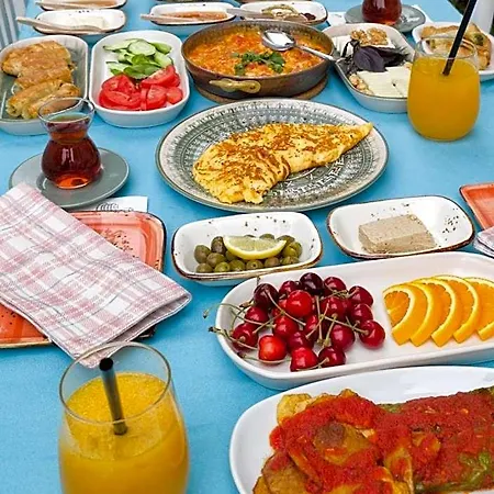 Leyla Hotel *
